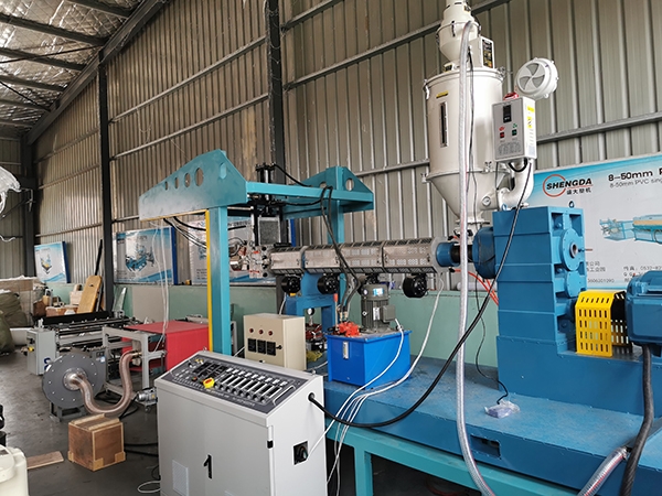 熔喷布生产设备应该如何选择？